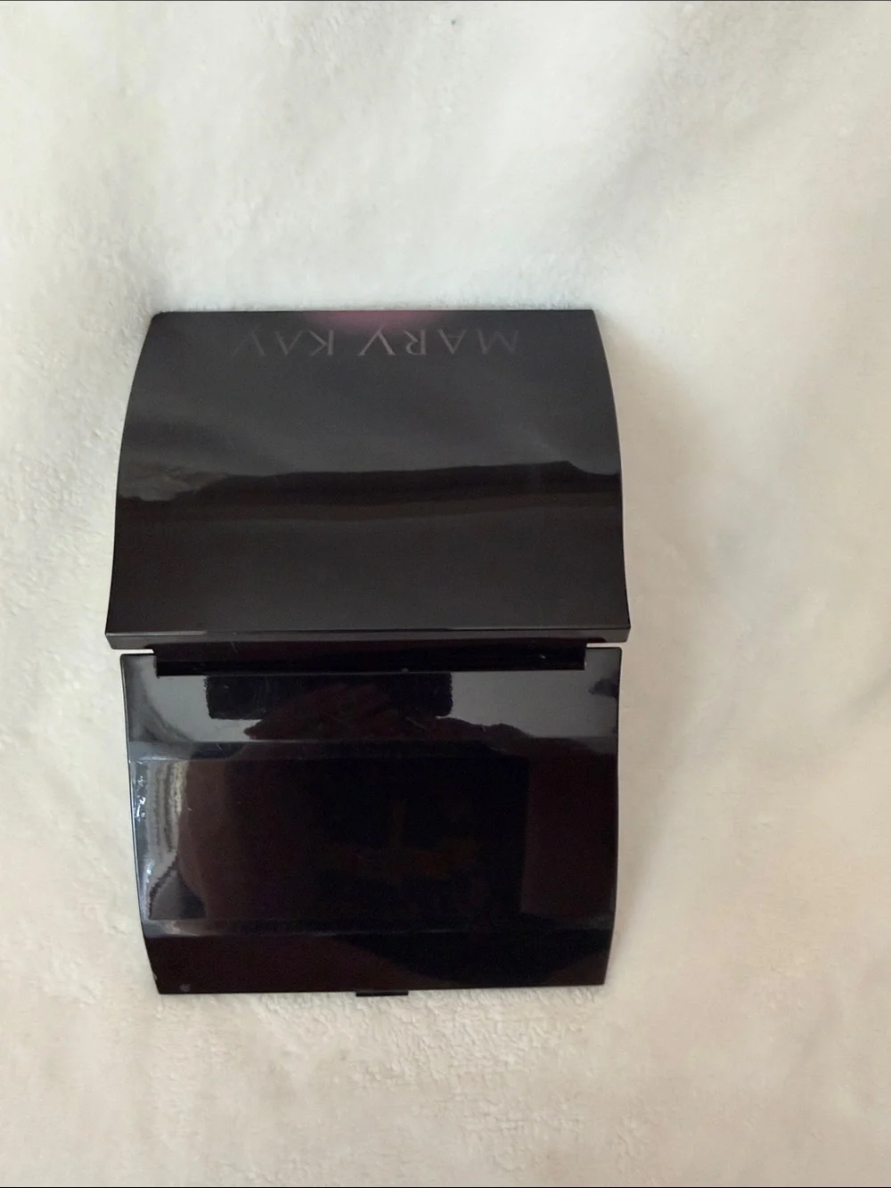 Mary Kay Black Makeup Compact - Picture 5 of 11